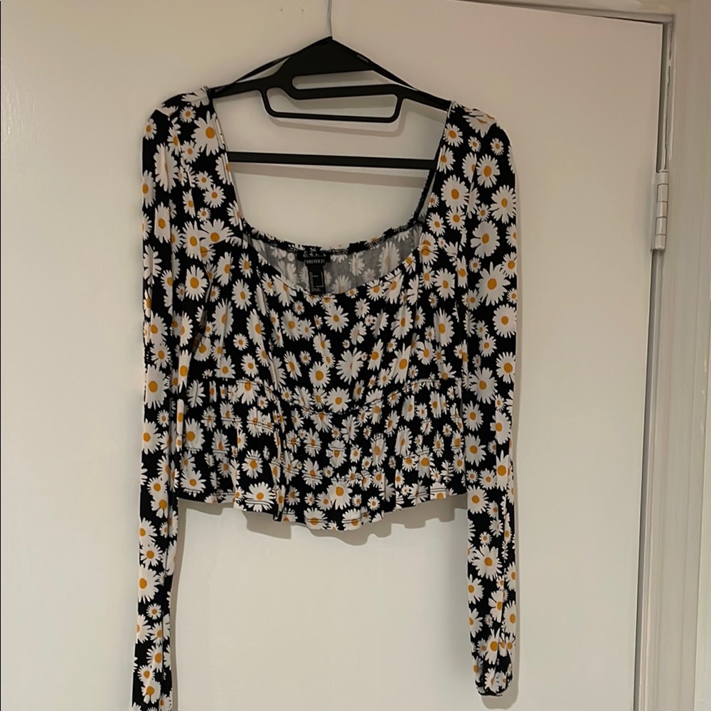 Forever 21 Black and White Daisy Print Blouse